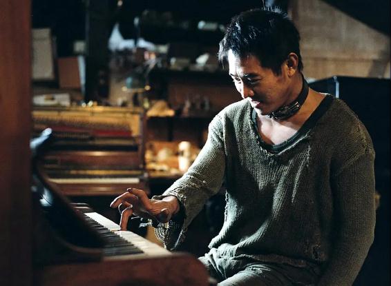 狼犬丹尼:李连杰演绎内敛动作