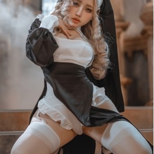 修女与神父作品视频套图