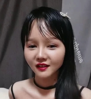 模特《苏苏苏》沙发上三个小时打扑克