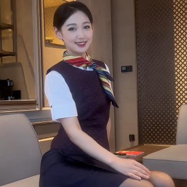 秀人优质嫩模『唐安琪』最新有尺度剧情互动+最美国航空姐[1V556M]