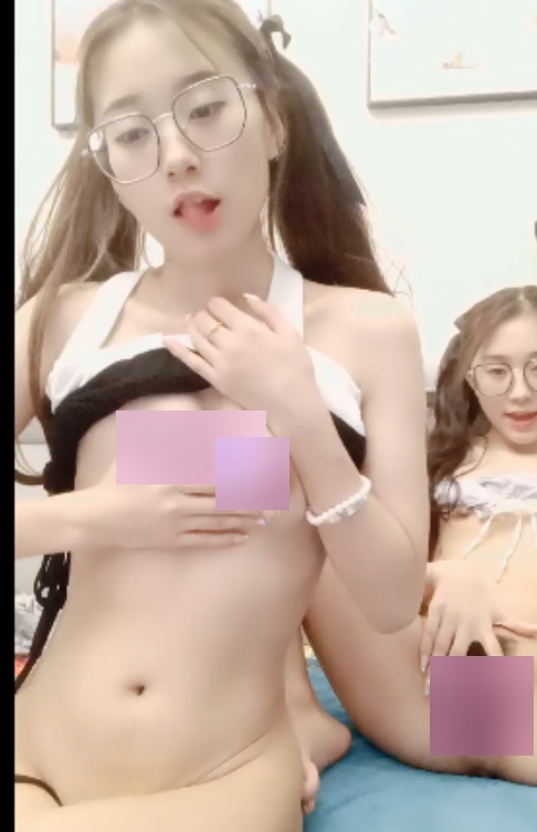 自录半糖主播双胞胎姐妹带你飞20211104露脸互动道具表演1V1.41G(百度云)