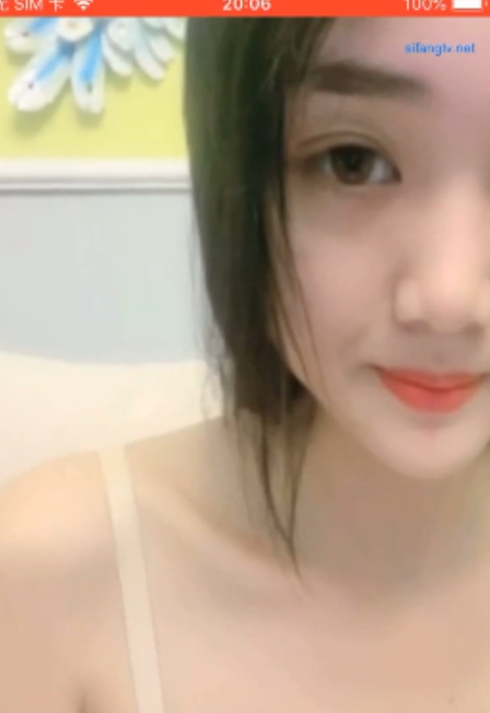 (来吃小包子)清纯女大学生沉沦赚学费+闪现展示极致诱惑