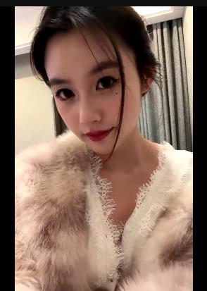 兄弟们！今年最美女神来了-小雨儿-扣X自W+[7V-1.6G]