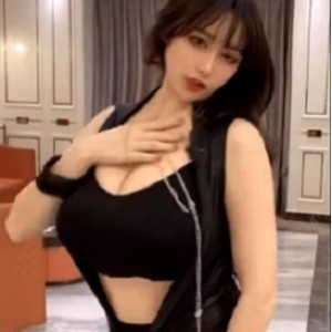 奇妙独家：斗鱼优质颜值主播架子小九自拍