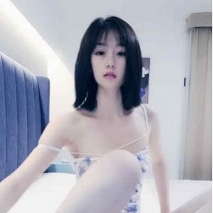 斗鱼人气王高颜值妖姬（浮力姬画画的暖暖）无死角展示
