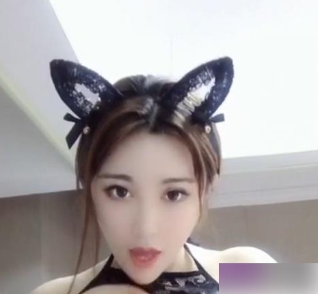 优质网红模特+软软Roro作品一部