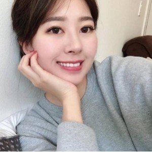 【超精品泄密】宝岛超高颜值新闻传媒大学美女私密被曝光【31V/1.33G】