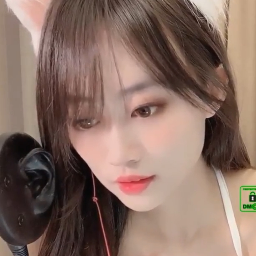 [转载搬运]+StripChat超漂亮女主播【anan_babe】放飞自我呐喊连连，微露脸+[3V+632M][百度盘]
