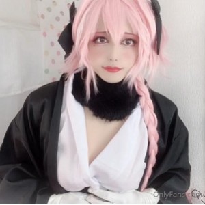 onlyfans日本伪娘coser momo小合集 [22V+10G]