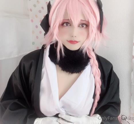 onlyfans日本伪娘coser+momo小合集+[22V+10G]