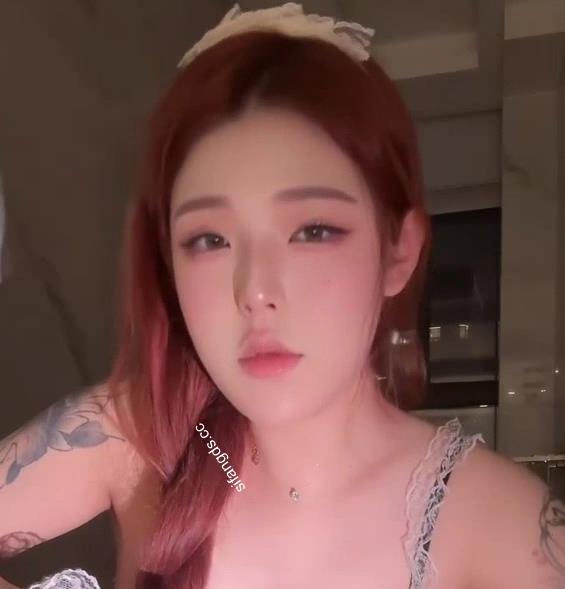 高能预警!真人魅魔TS视频主播露脸自拍,粉丝疯狂打包下载观看