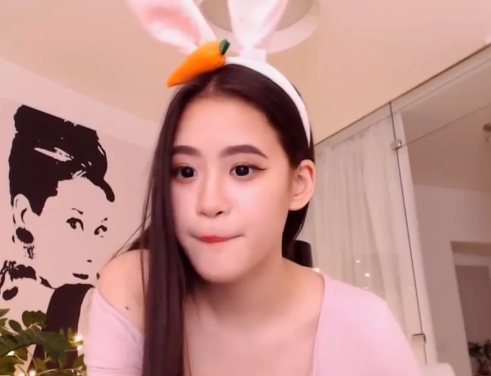 东南亚浮力姬LiChangOnlyFans合集:清纯美女欧美风格,高人气美女闺蜜双倍浮力