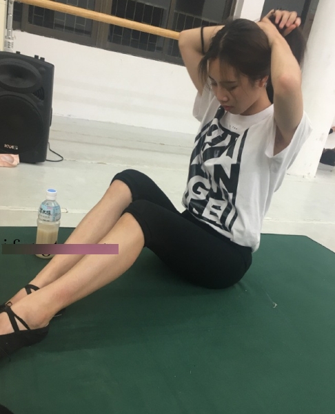 华裔大学萌妹小雅纯情自拍合集76视频11.2G真实感满分的成长之旅