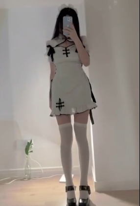 都能让人回味无穷。快来学习她的风格,感受她的魅力吧!