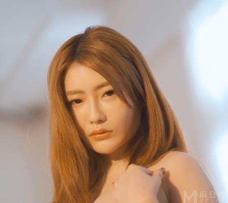 《磊磊的麻豆合集:玩神C吹之歌金手指湾湾国媒农村三兄弟姐妹花婚纱超火,用嘴怼脸上,视频6.1G》