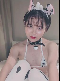 香港小狗Acupbaby资源合集:52V视频7.7G,22-23岁户外自拍爆弄多人游无保护实战粉丝