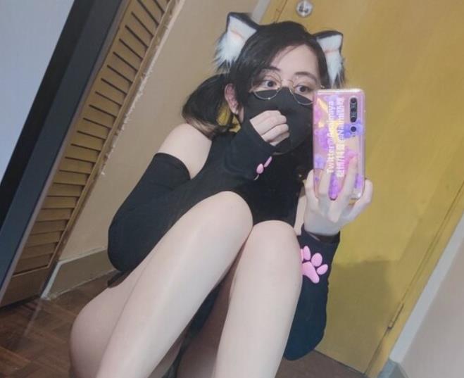 优质反差婊奶咪naimi6G合集，口味重风格双洞齐开