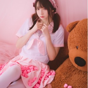 胖次猫大白兔虎牙美女直播带货视频1集628m，粉嫩皮肤S型身材翘臀吸引男人