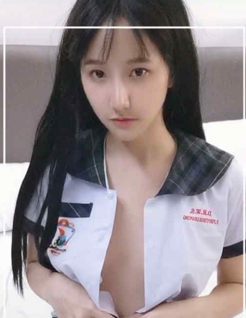 泰国高颜值妹子StudentGirl视频资源,颜值身材在贤娆JK服装嗜好