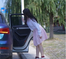 商品搭讪强行拖拽车上打晕玩弄醒来后嗷嗷叫的惊险体验游戏