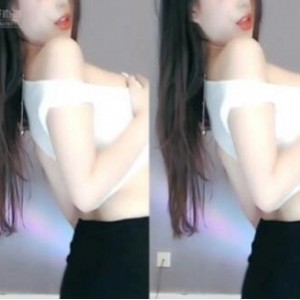 斗鱼美女主播（苏樱）直播间录屏回放