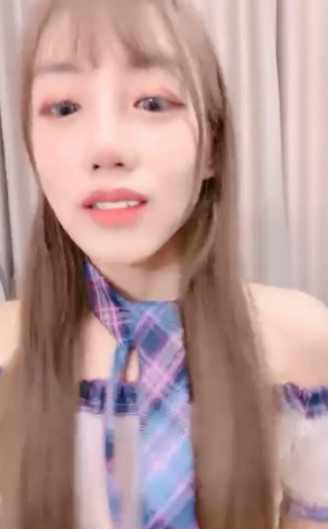 反差女友国服少女小怡:50个视频32.9G,收藏热议不断