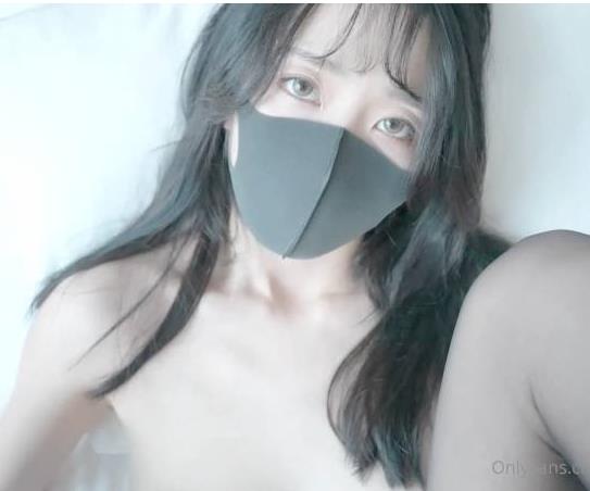 私信HongkongDoll玩偶姐姐,黑丝短片1V,235M,身材迷人,OnlyFans下载