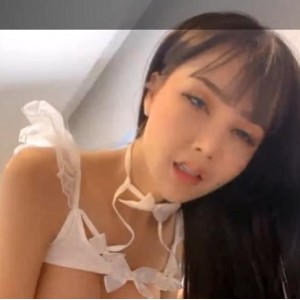 高情绪婚纱情调：1V1G视频，姿势多样腿长男主战斗力体能