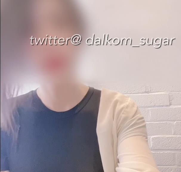 韩国伪娘TS作品dalkom_Sugar分享，25V，16.9G，妹子小伙伴追着