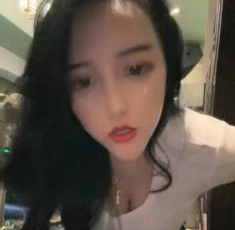烈焰红唇御姐主播KTV直播PA玩摸摸木瓜1V视频4奇怪姿势M5星推荐