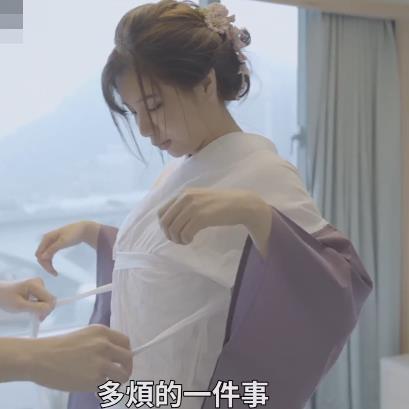 樱花花瓣互动22分钟视频，某传媒网红吴梦梦