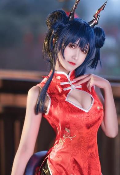 冉冉酱神秘图包：奇怪姿势张精美照片，3.3G视频，颜值女神美腿新年定制