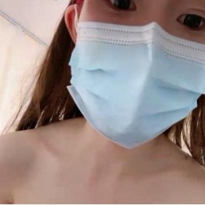乔乔妹妹绿播频道：粉嫩身材高挑露脸下水，社保资源丰富