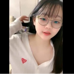 猫猫兔直播录制视频1V2.8G八月十五舞蹬美少女桃子辣椒尺度半糖主播
