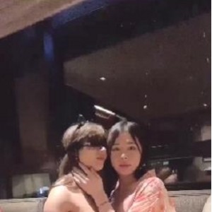 微博网红张思妮床上弄稀缺资源1V600M视频
