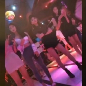 自制绿帽剪辑老婆J女体验小说情景剧16分钟视频作者出品