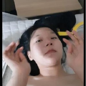 高清无水印韩国学生情侣自拍资源，时长最长23分钟，27V-4.5G，精品中的精品，别错过！