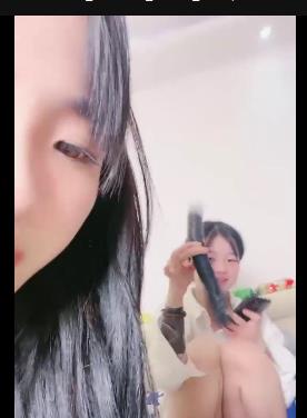 00后闺蜜男友疯狂直播，无保护进入，熟系感爆棚！