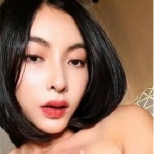 谭晓彤：Onlyfans网红，Ai视频高清特写，颜值社保姬，N送作品