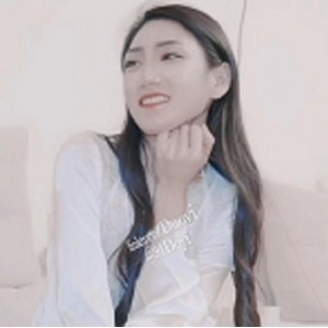 颜值代表多乙：孤独小少妇演绎精选1V557MOnlyFans