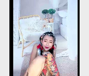 30cm硬核豪刷,一擦到底,真正顶到心窝,1V-122M,时长16分,国内第一人自拍,下载观看