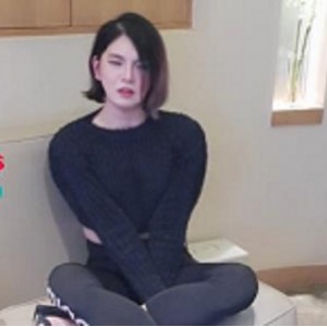 TS演员Tsjessielee自拍1V-632，5分钟视频，精选TS内容，小心假物件，OnlyFans热门TS小哥，体格感情真实，别被外表迷惑，健康快乐娱乐体验