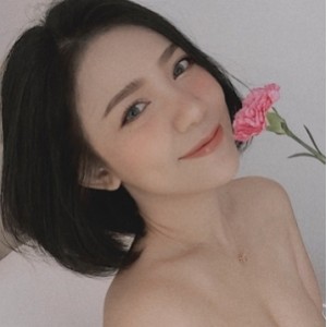 国外女网红Hannahowo的吃鸡合集，共25个视频和41张照片，文件大小为8.77GB，可在百度云资源下载。