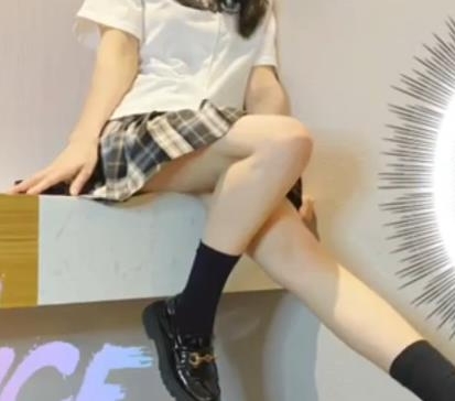 黑丝JK格子裙