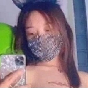 九一极品身材网红美少女黑色睡衣名器具