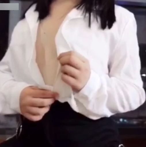 《三寸妹子》COS女主播