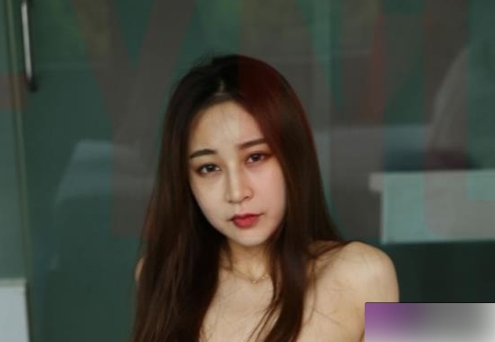 知名模特《乔依琳》与摄影师私人摄影