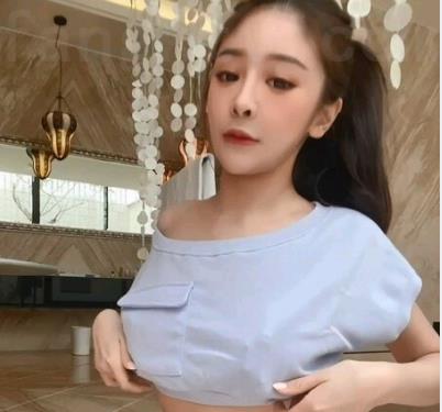 swag模特《谢侑芯》直播第一次下水