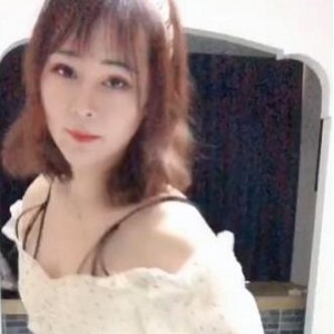 推特超人气TS网红女装大佬（TS张思妮）40部绝版私拍合集
