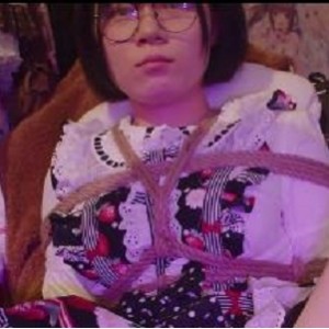 眼镜女友Lolita妹子对白玩法大曝光，5个视频1.2G露脸校花